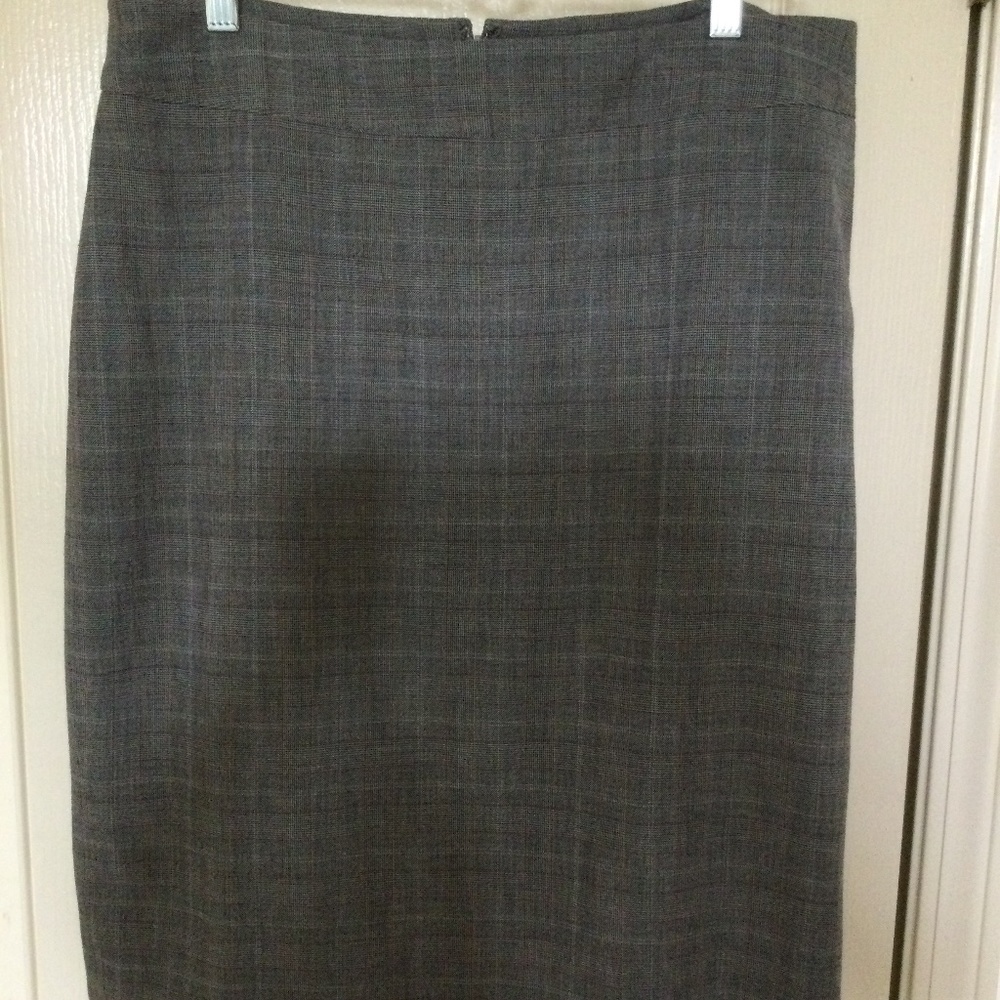 Banana Republic gray plaid pencil skirt sz 12 excellent condition